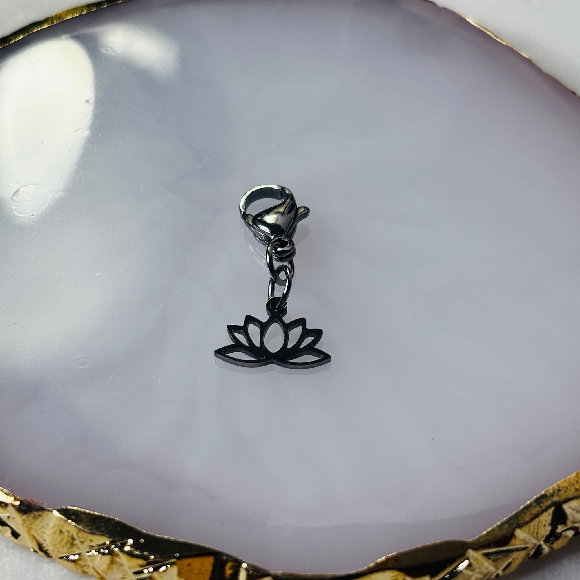 Charm "La fleur de lotus"