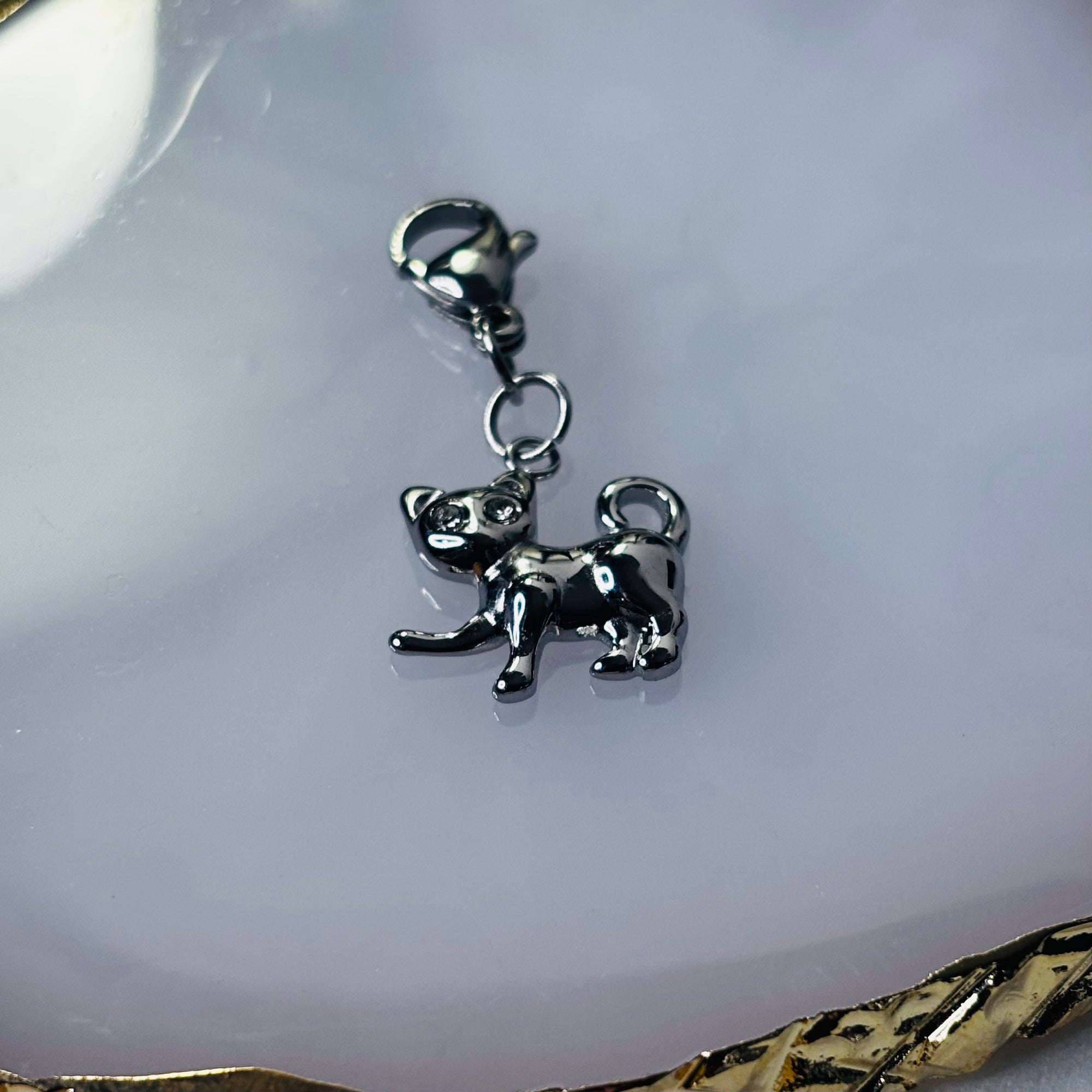 Charm "Le Chat"