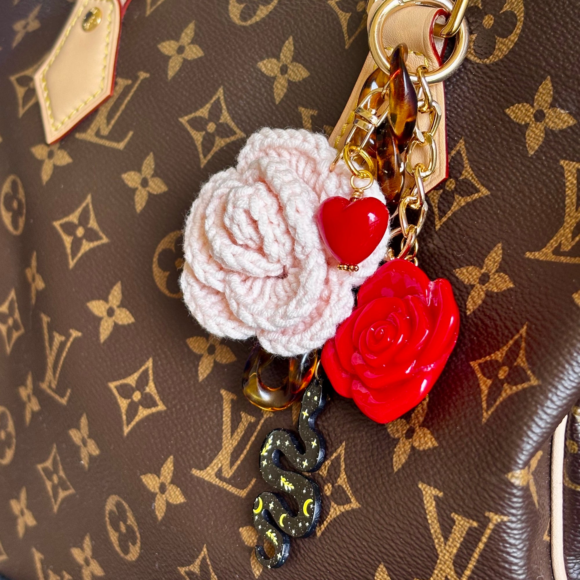 Bijou de sac "Madame Mauvaise Graine"