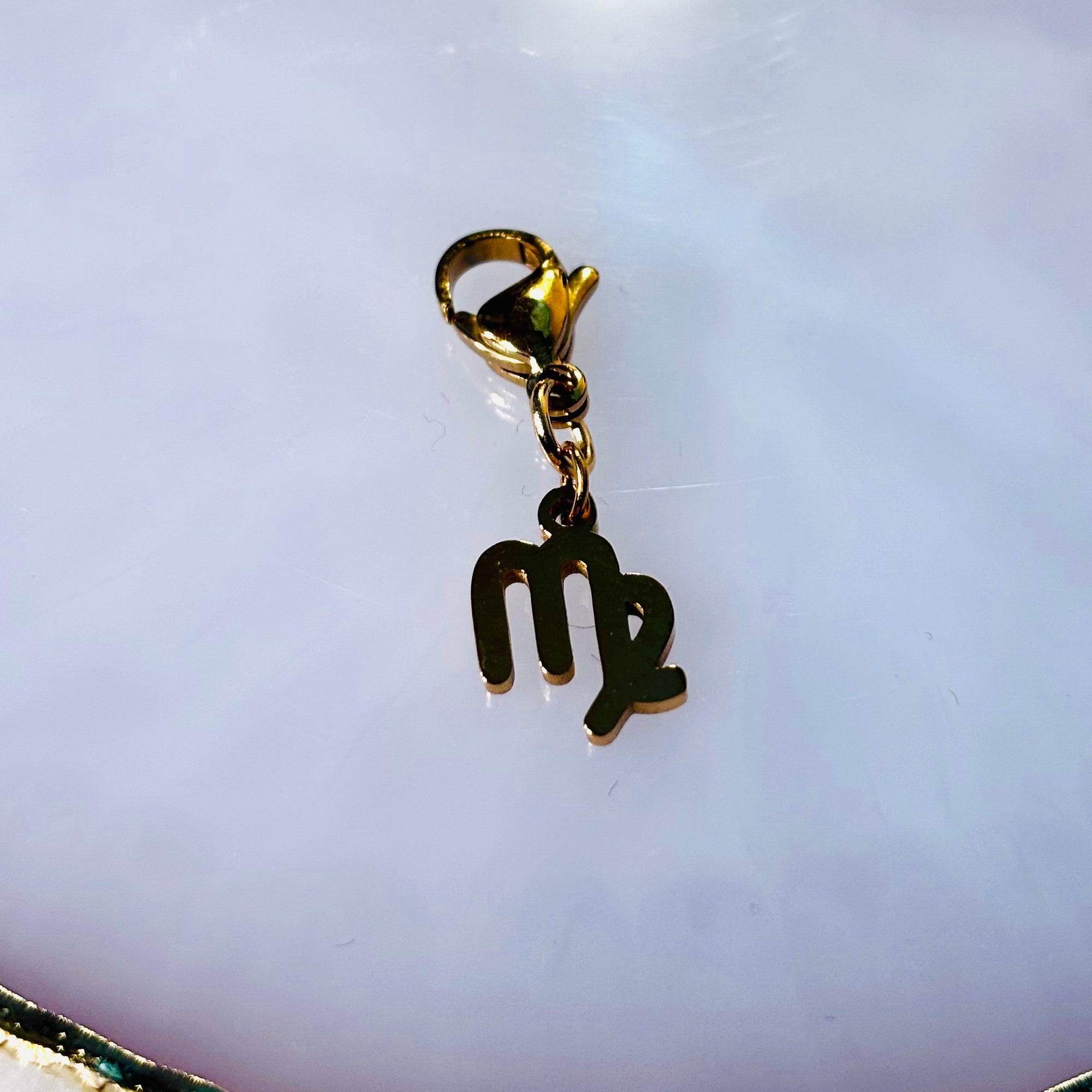 Charm "Le signe astro Vierge"