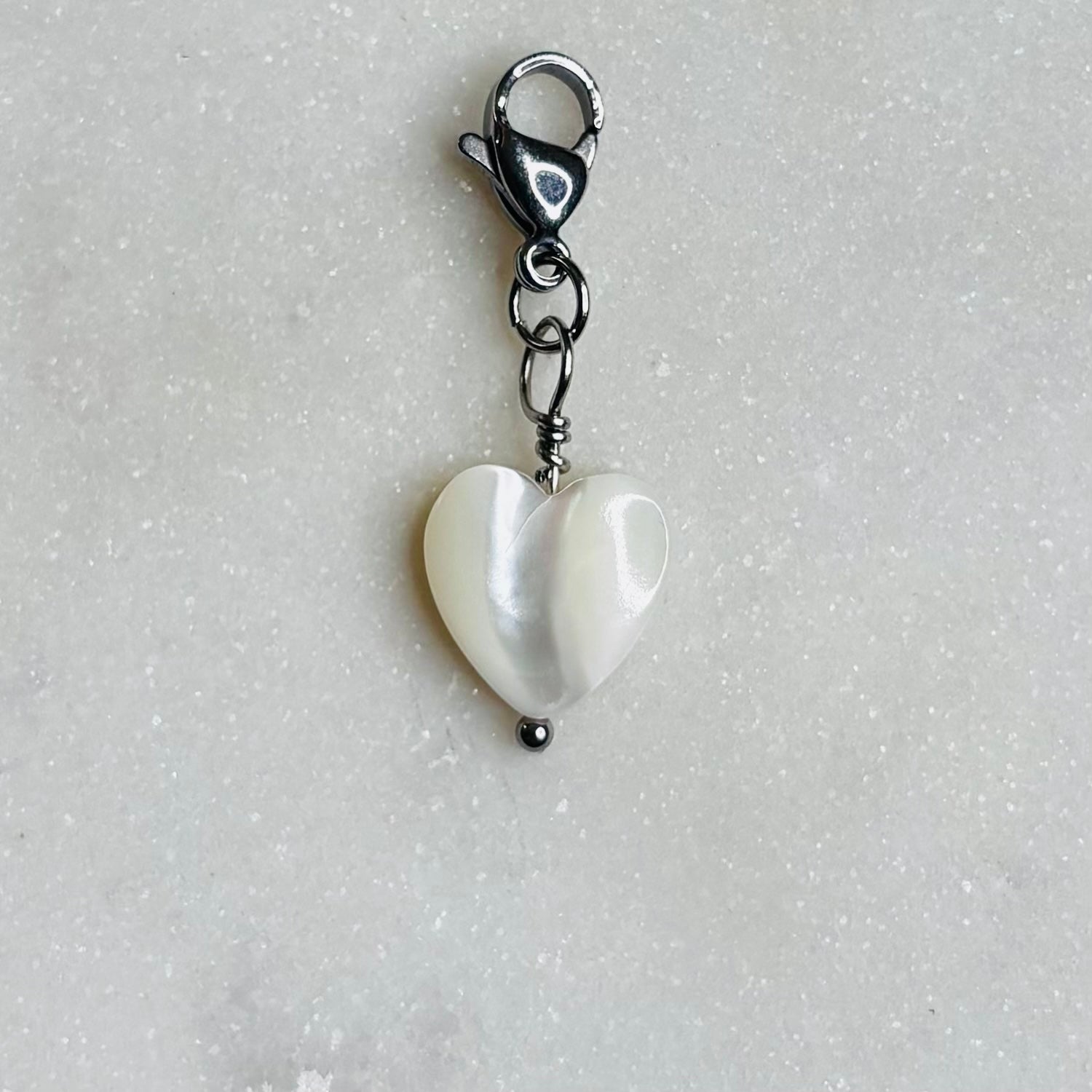 Charm "Le coeur nacré"
