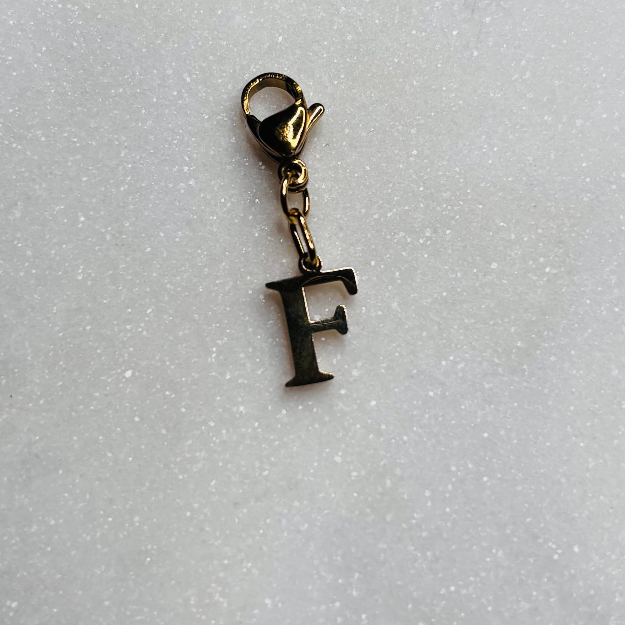 Charm "La lettre F"