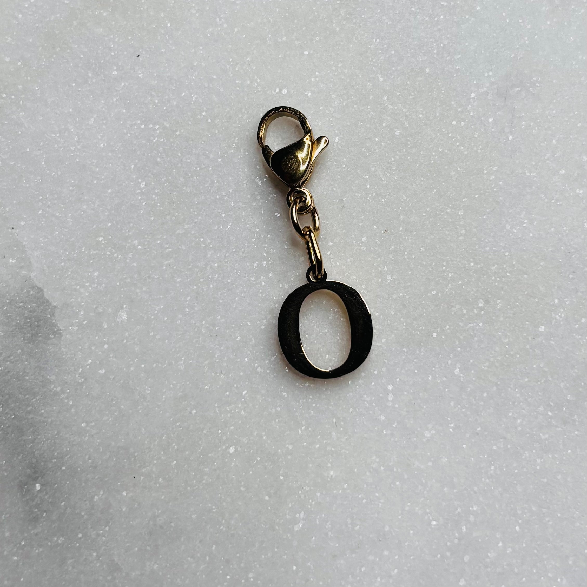 Charm "La lettre O"