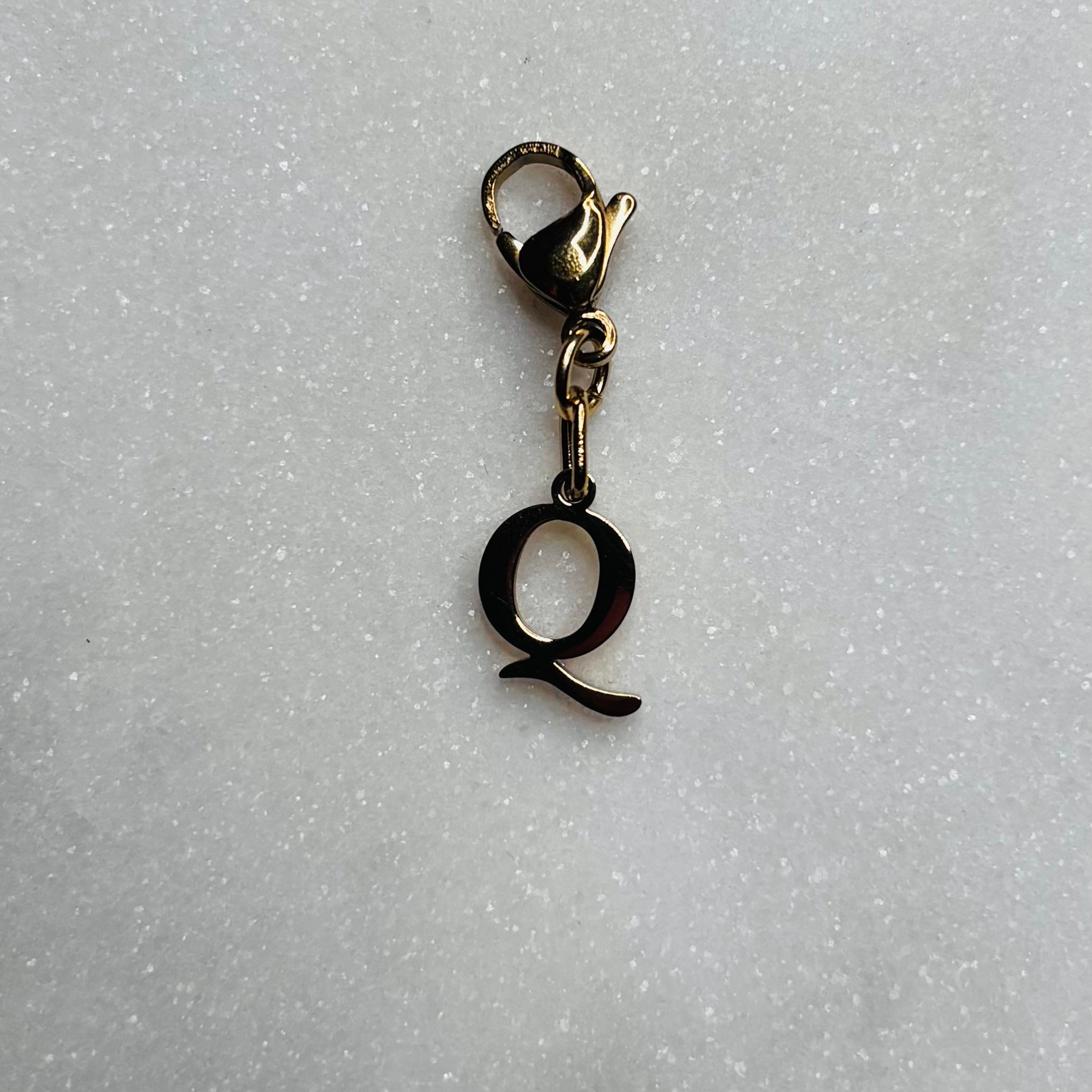 Charm "La lettre Q"