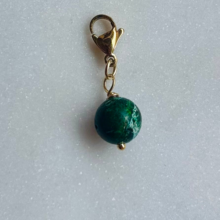 Charm "La pierre de naissance Mai-Jaspe impérial"