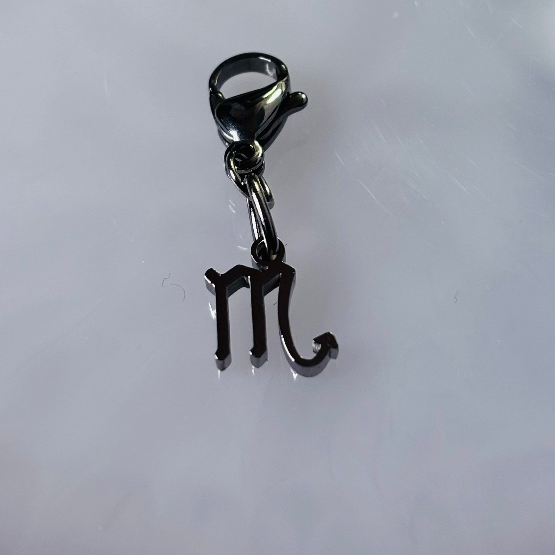 Charm "Le signe astro Scorpion"