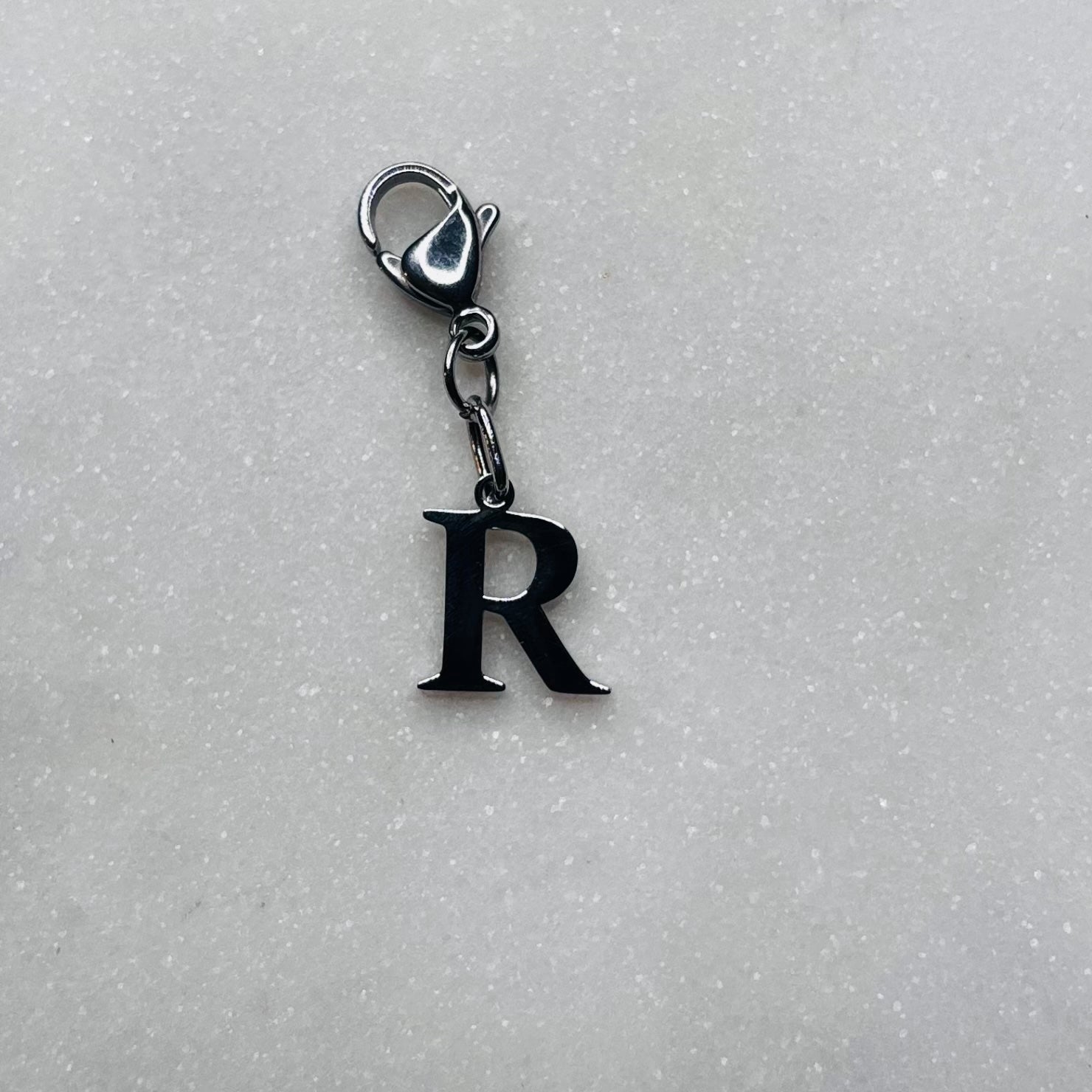 Charm "La lettre R"