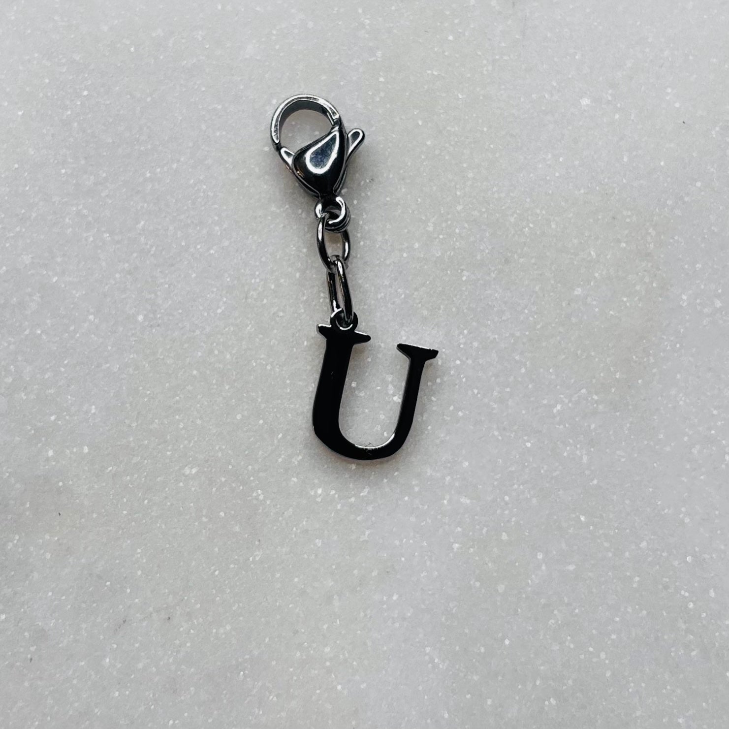 Charm "La lettre U"