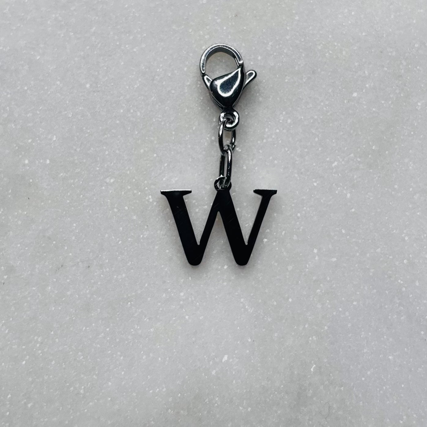 Charm "La lettre W"