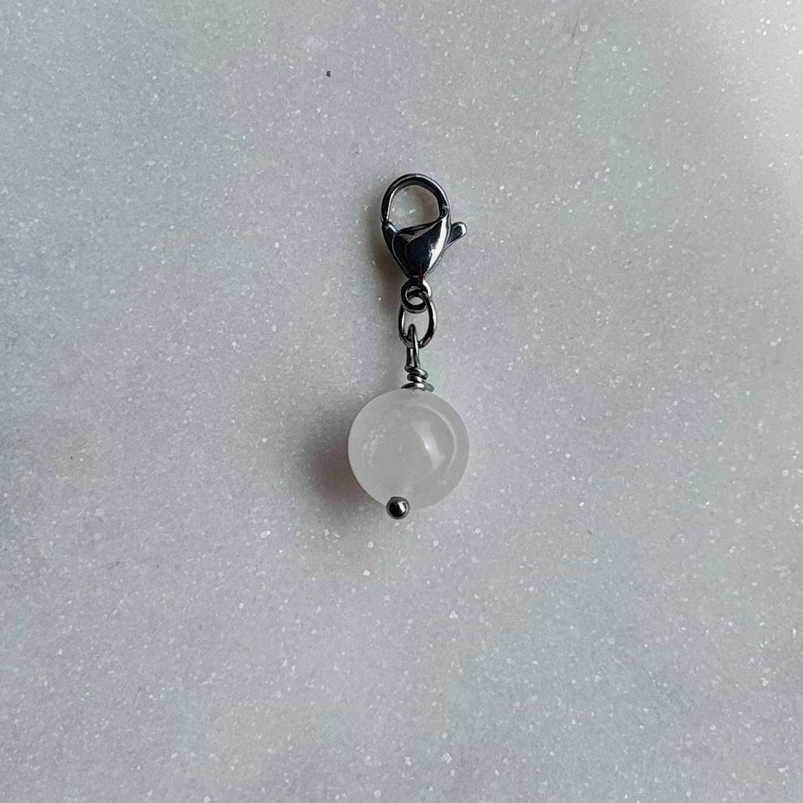 Charm "La pierre de naissance Avril-Pierre de lune"
