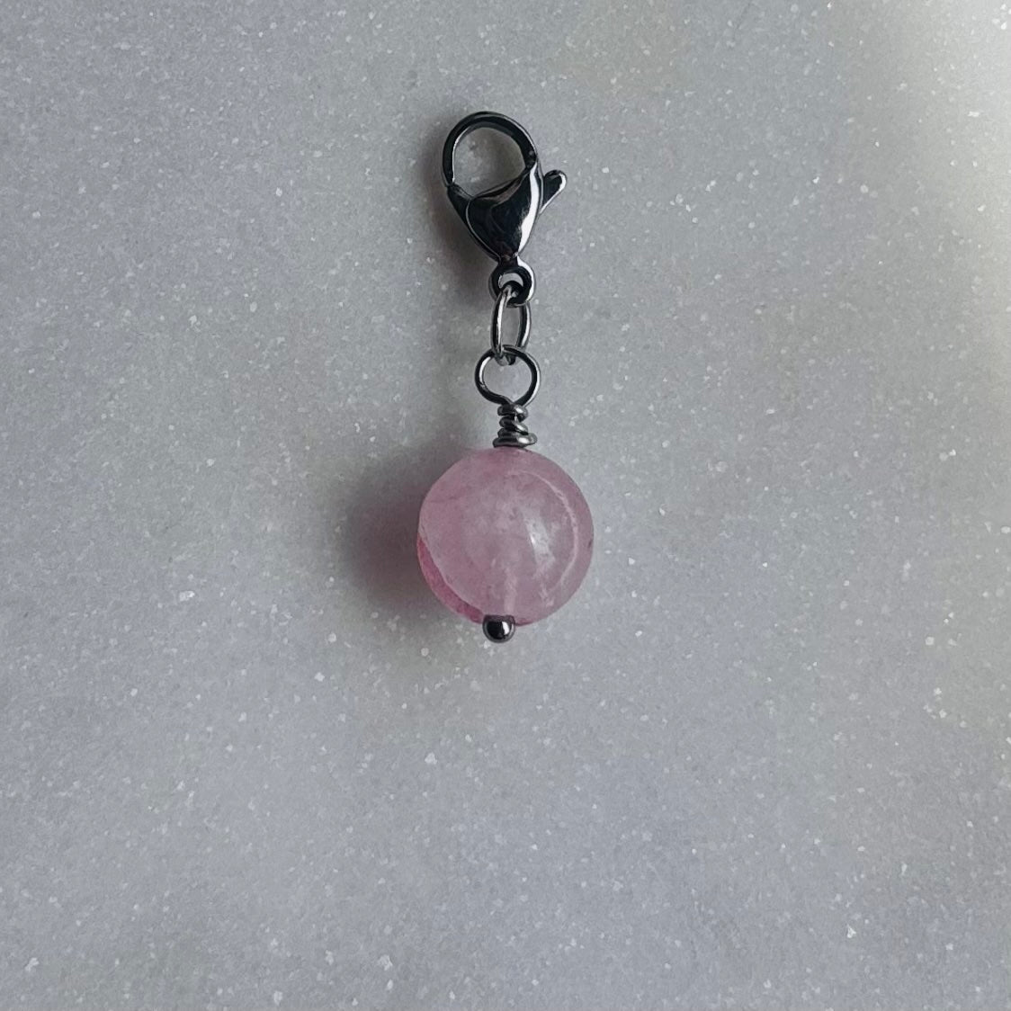 Charm "La pierre de naissance Octobre-Quartz rose"