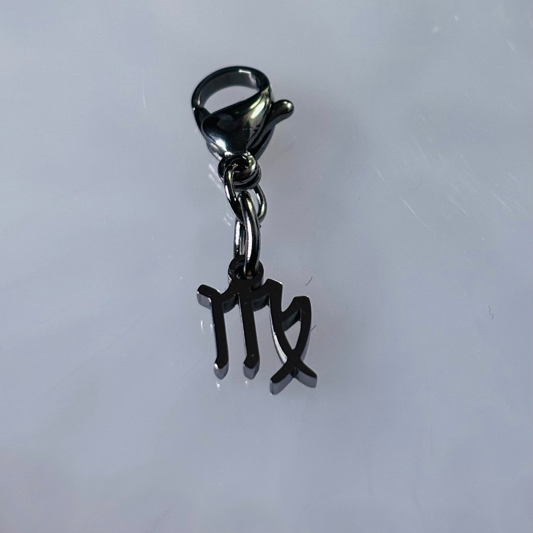 Charm "Le signe astro Vierge"