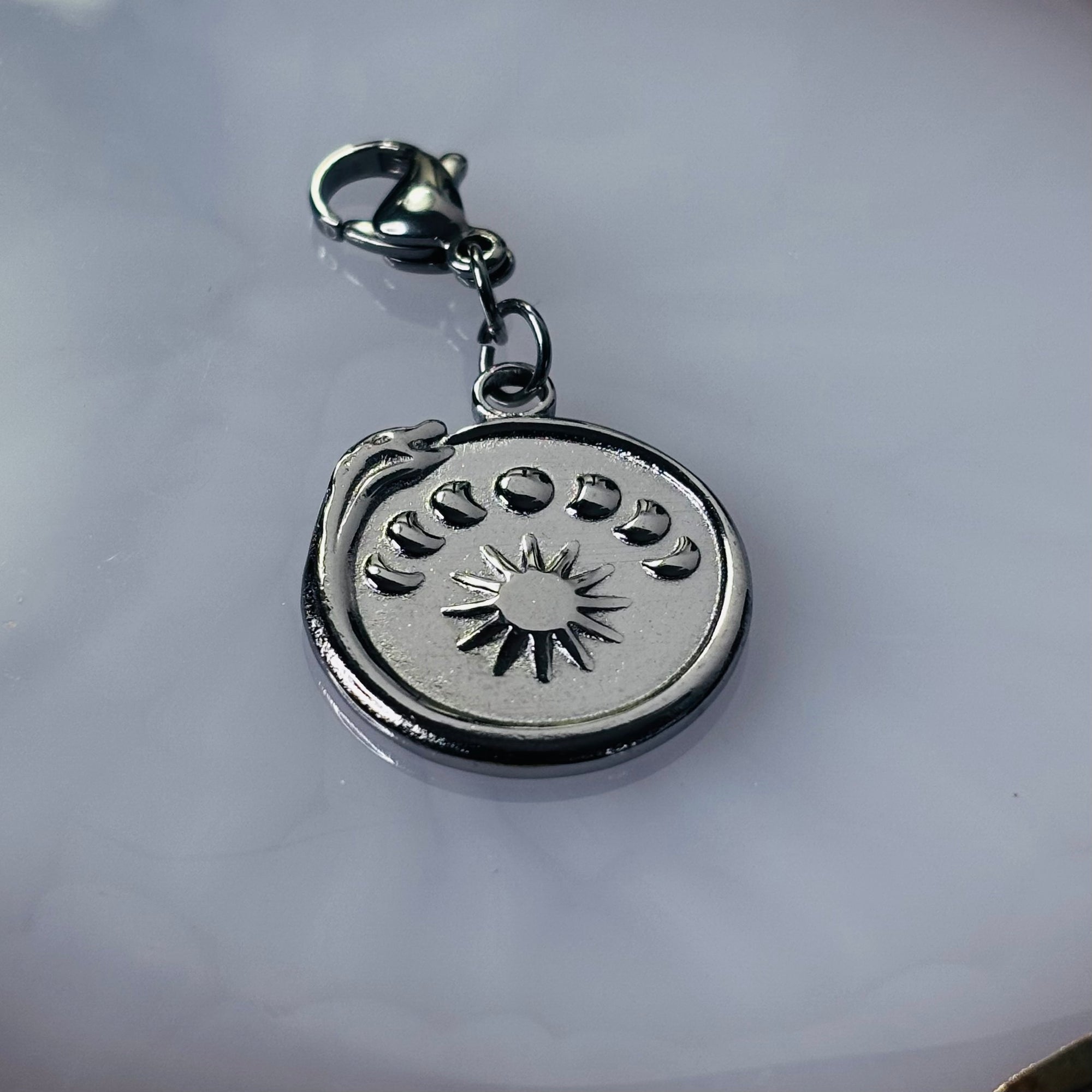Charm "La triade mystique"