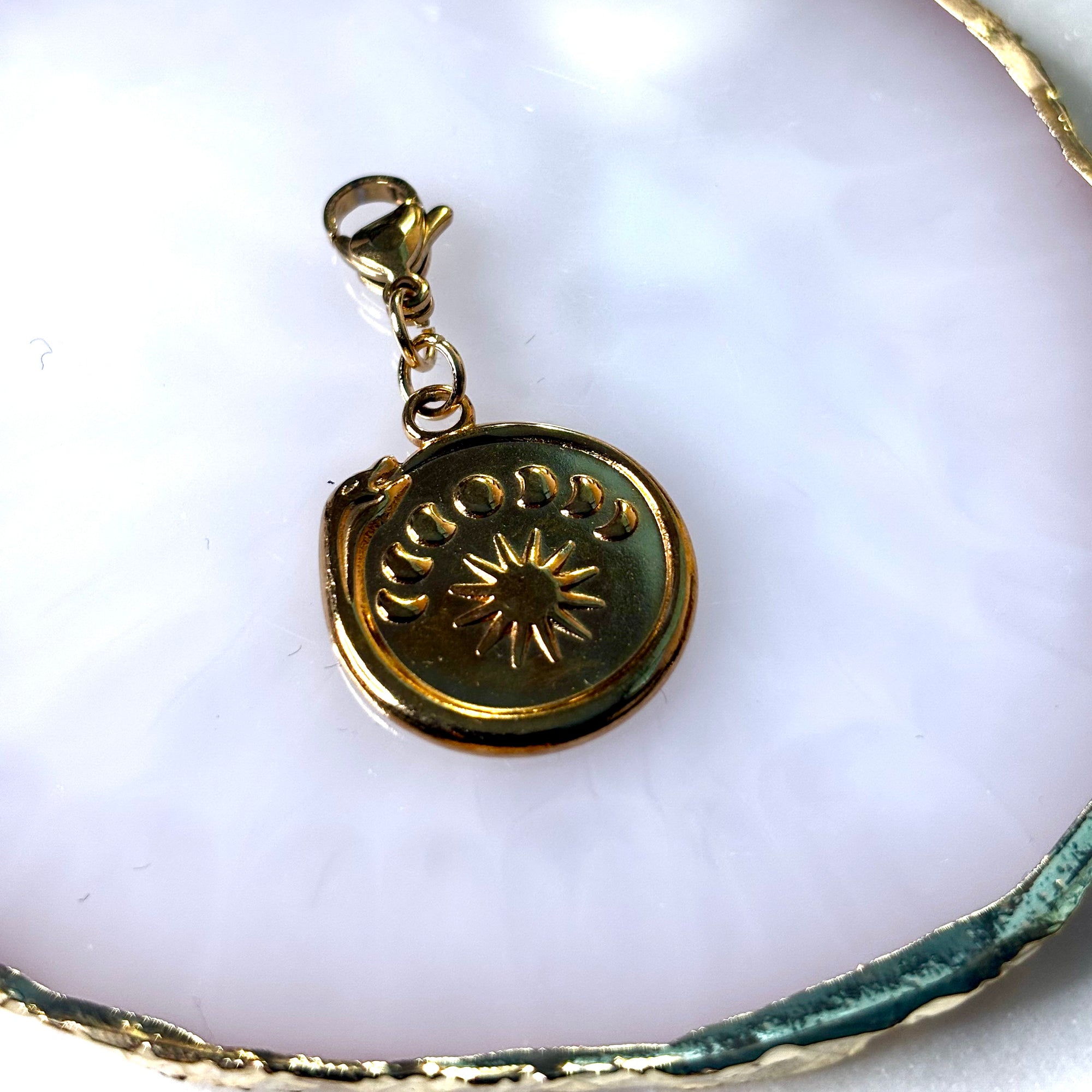 Charm "La triade mystique"