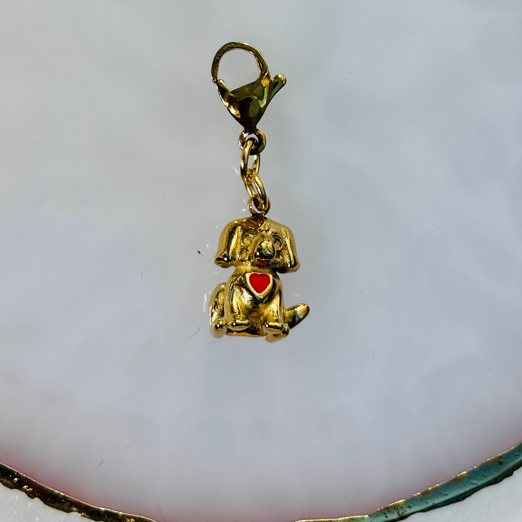 Charm "Le Chien"