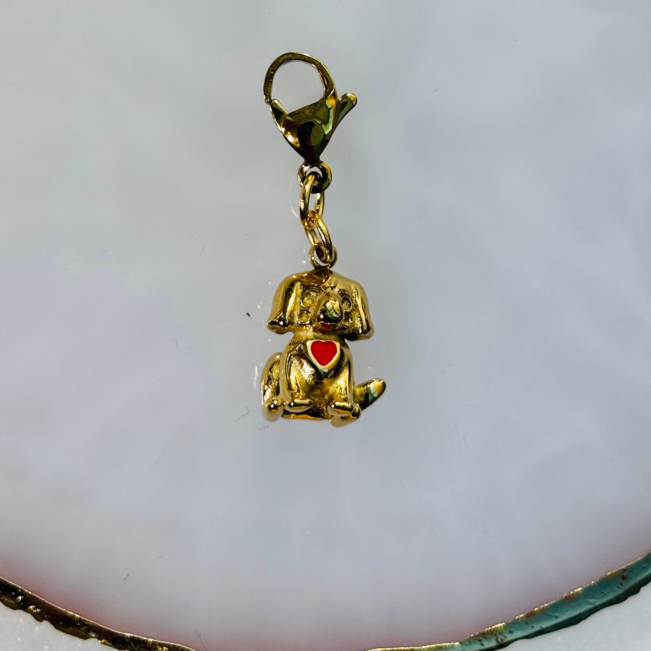 Charm "Le Chien"