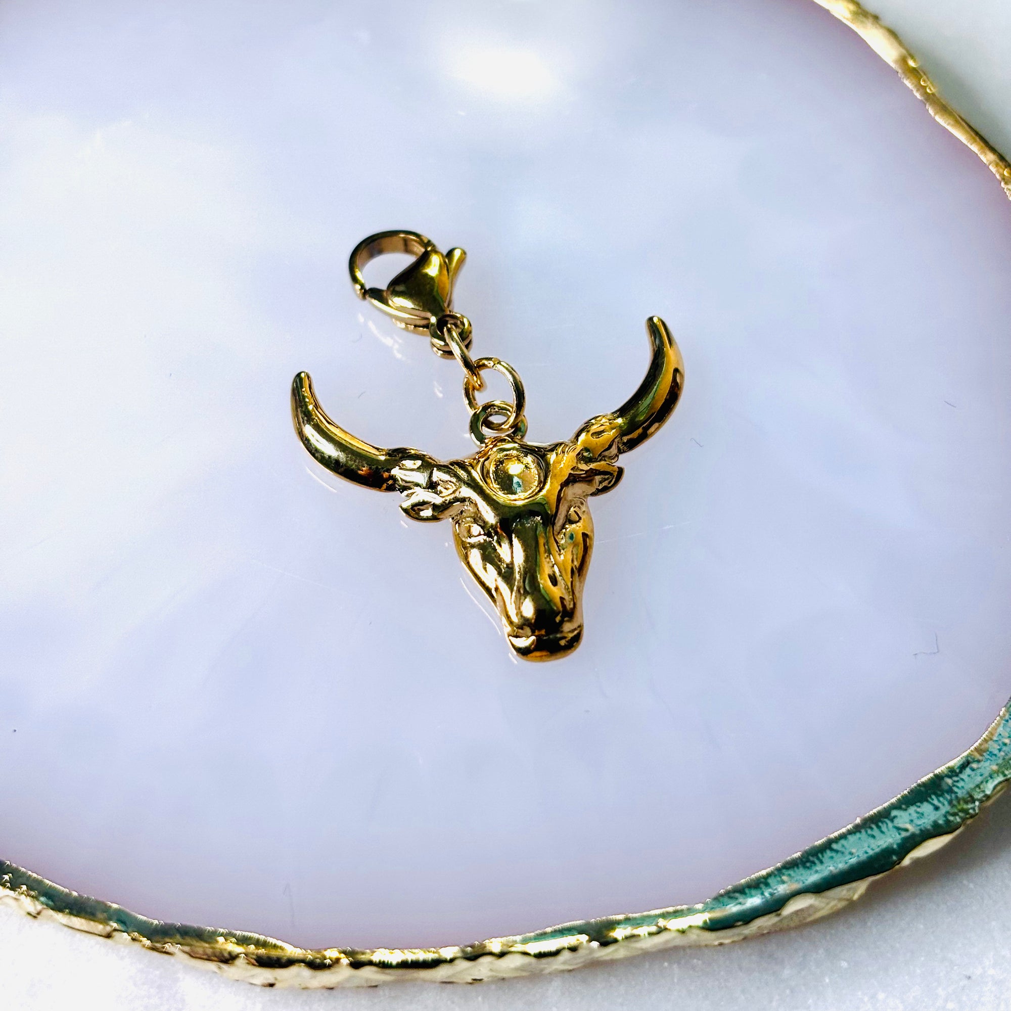 Charm "La Tête de buffle"
