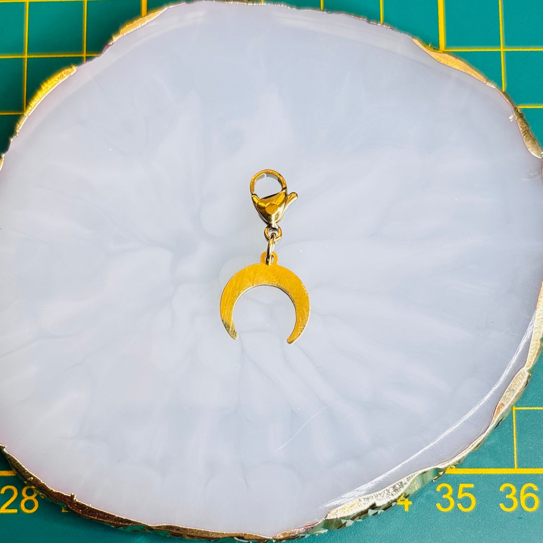 Charm "La Lune"